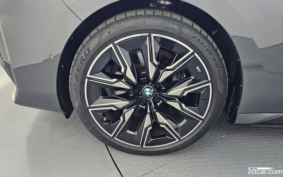BMW i7 M70 xDrive M 2025 — thumbnail 5