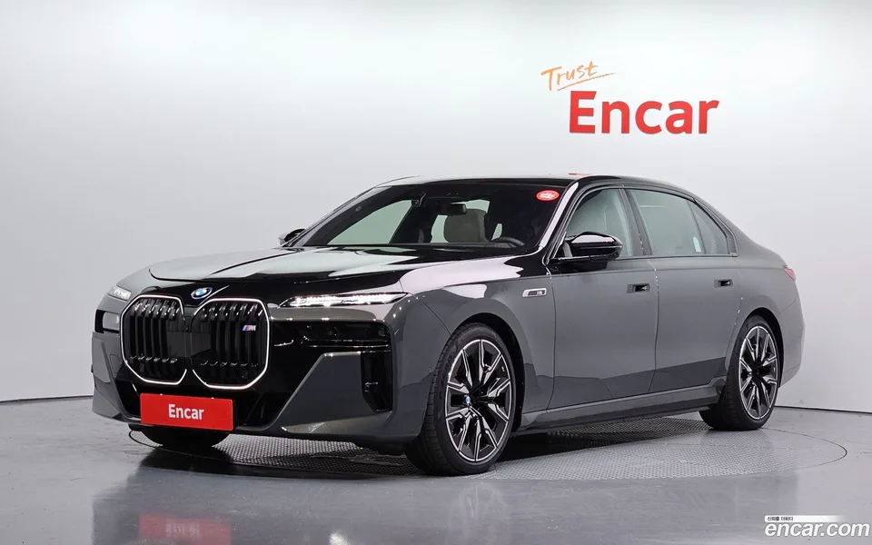 BMW i7 M70 xDrive M 2025 — photo 1, buy with delivery to Moscow