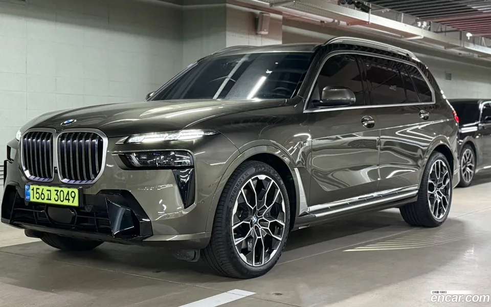 BMW X7 xDrive 40i M 6 2026 — фото 1, купить с доставкой в Москву