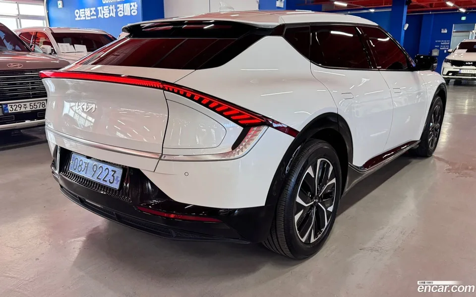 Kia EV6 2023 — thumbnail 3