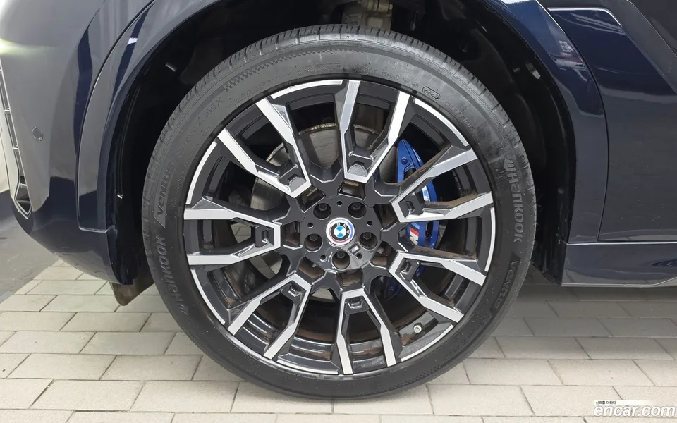 BMW X6 xDrive40i M 2023 — thumbnail 2