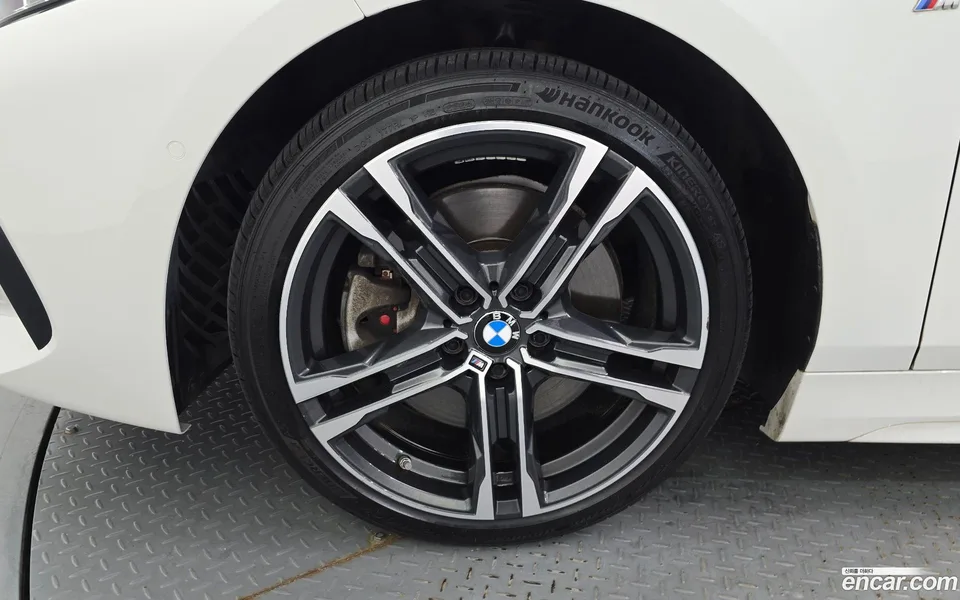 BMW 1 Series 120i M 2022 — thumbnail 2