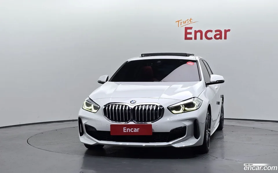 BMW 1 Series 120i M 2022 — thumbnail 3