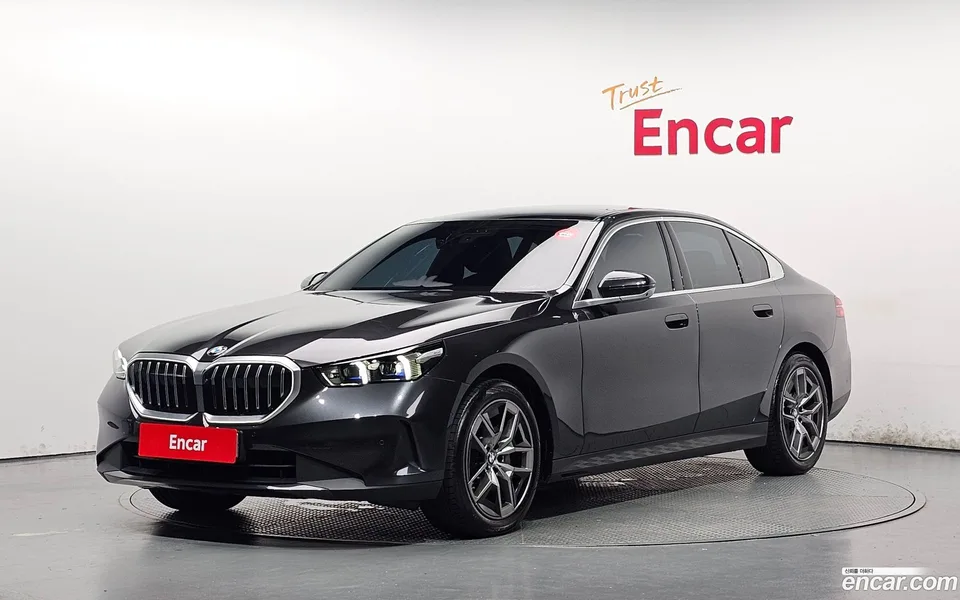 BMW 5 Series 530i xDrive 2025 — photo 1, buy with delivery to Moscow