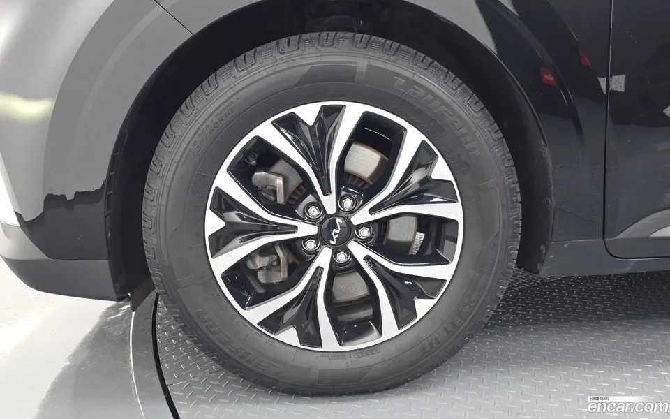 Kia Carnival 9 2022 — thumbnail 2