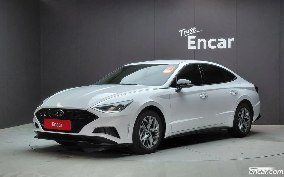 Hyundai Sonata 2.0 2022 — photo 1, buy with delivery to Moscow