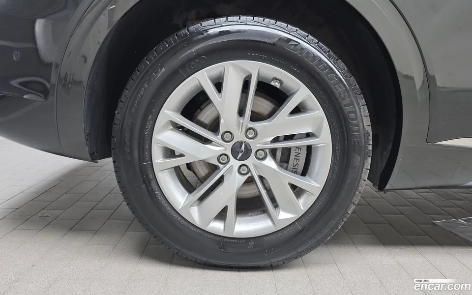 Genesis GV70 2.5T AWD 2025 — thumbnail 2