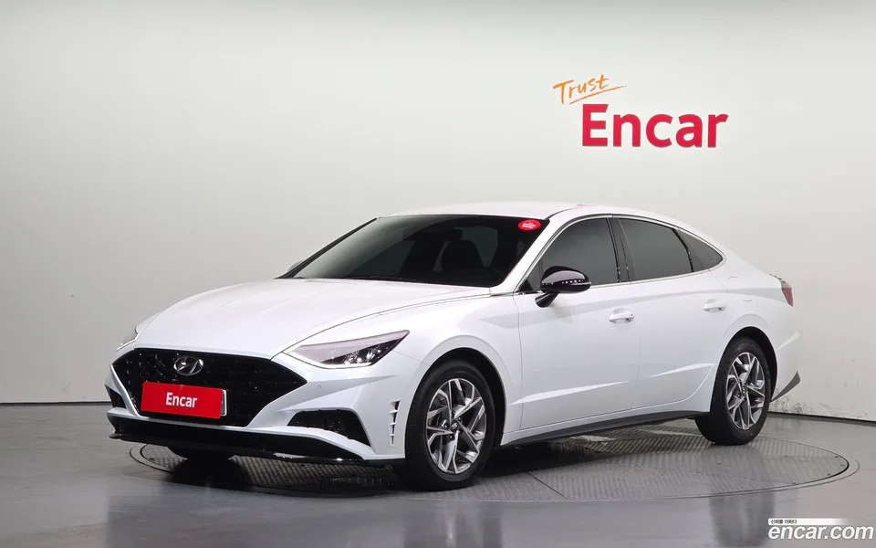 Hyundai Sonata 2.0 2022 — photo 1, buy with delivery to Moscow