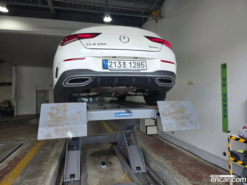 Mercedes-Benz CLA-Class CLA250 4MATIC 2023 — thumbnail 2