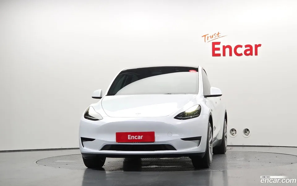 Tesla Model Y RWD 2023 — thumbnail 3