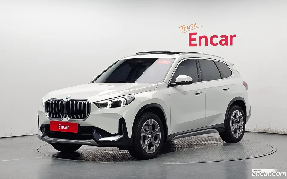 BMW X1 xDrive 20i xLine 2025 — photo 1, buy with delivery to Moscow
