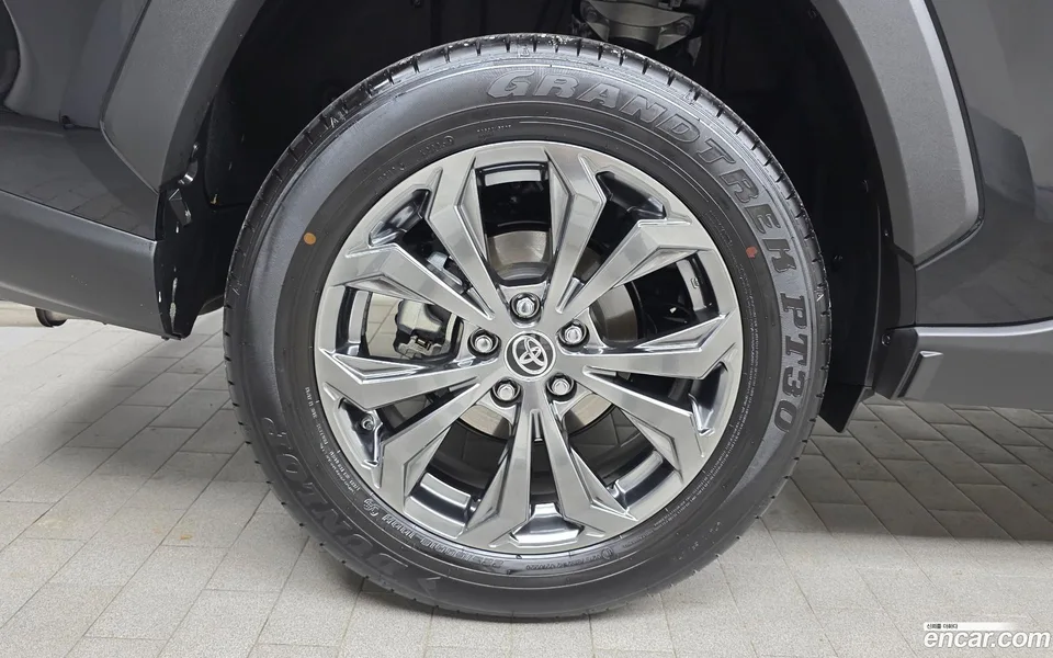 Toyota RAV4 2.5 4WD LTD 2025 — thumbnail 2