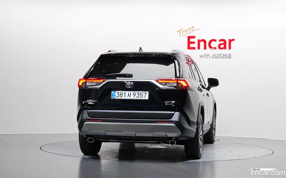 Toyota RAV4 2.5 4WD LTD 2025 — thumbnail 4
