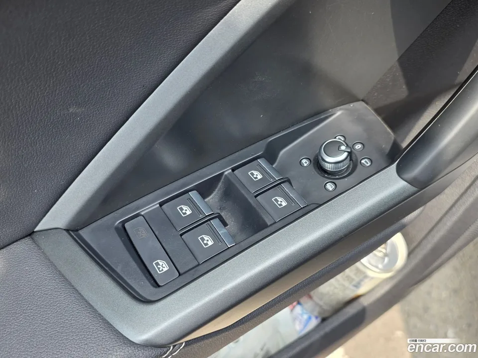 Audi Q3 35 TDI 2023 — thumbnail 2