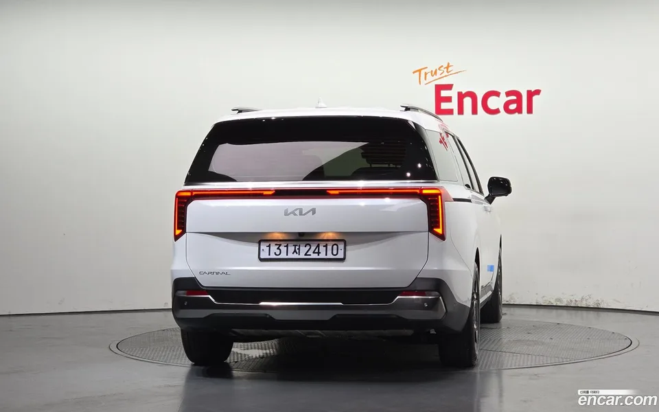 Kia Carnival 9 2024 — thumbnail 4