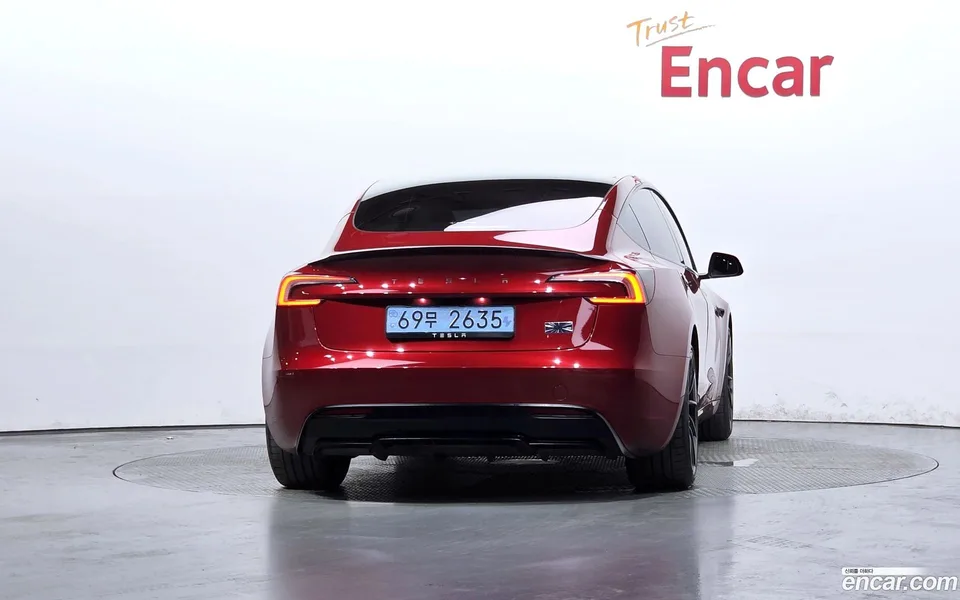 Tesla Model 3 AWD 2025 — thumbnail 4