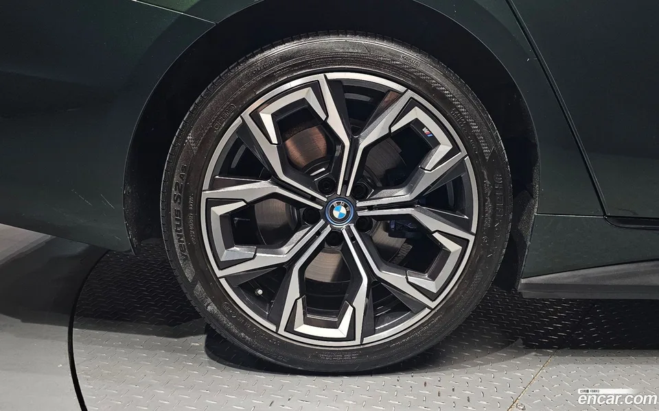BMW i4 eDrive40 M 2022 — thumbnail 2