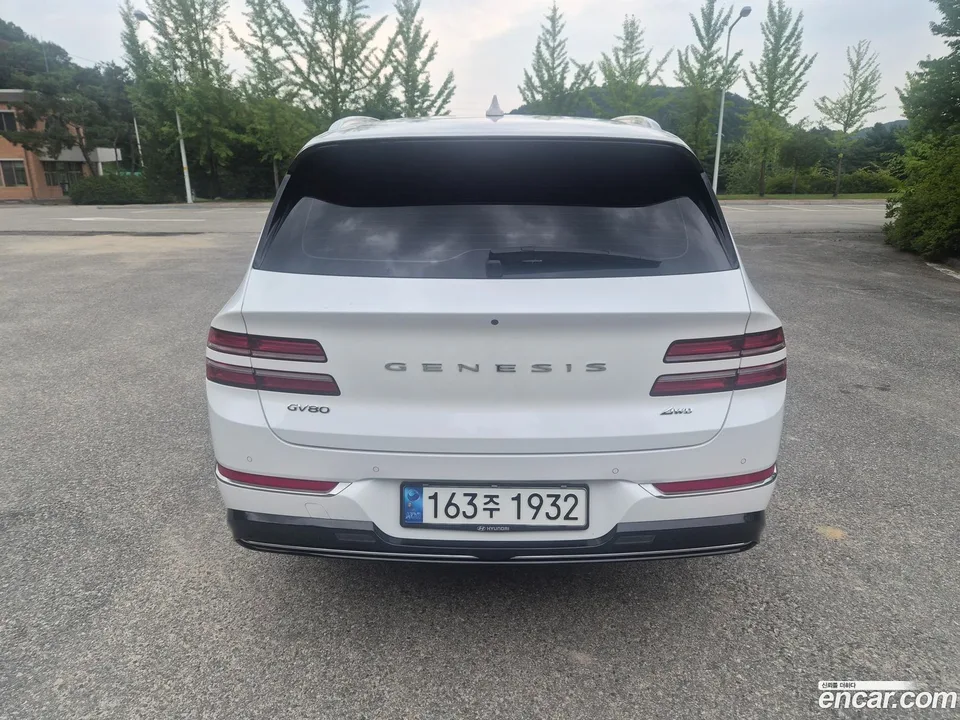 Genesis GV80 3.0 AWD 2023 — thumbnail 2