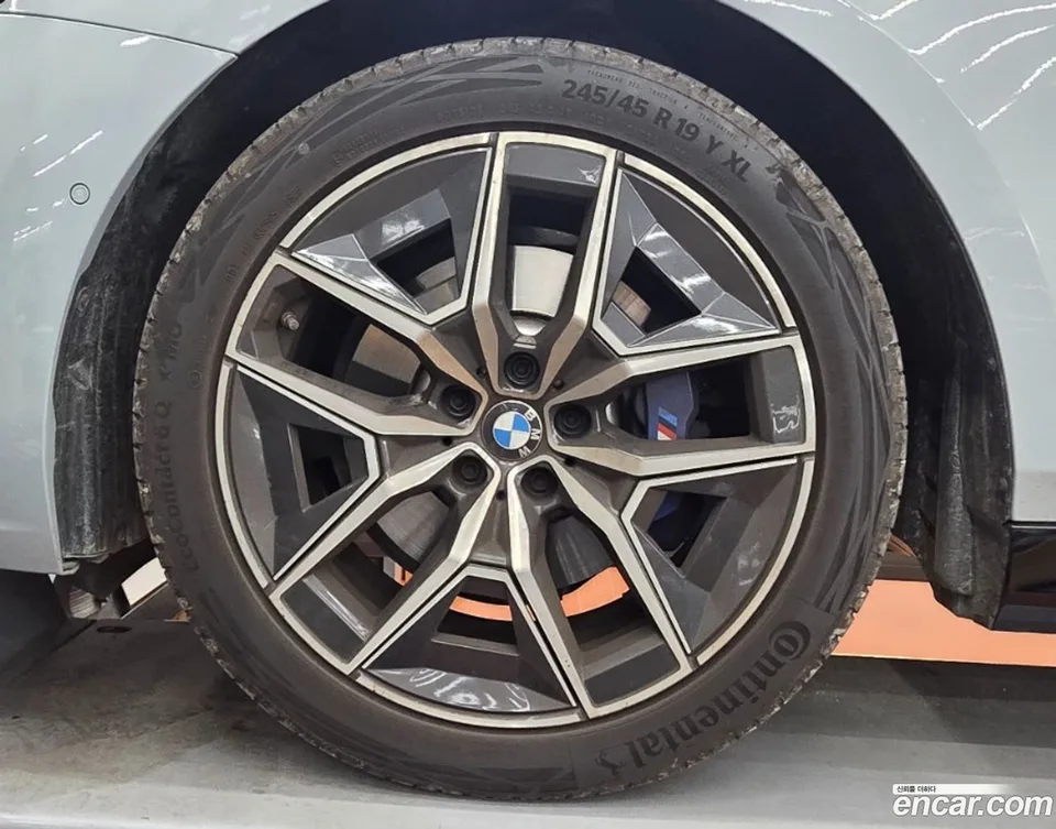 BMW 5 Series 523d M 2026 — thumbnail 2