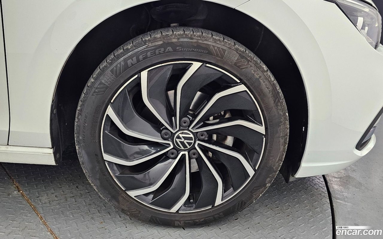 Volkswagen Golf 2023 — 2