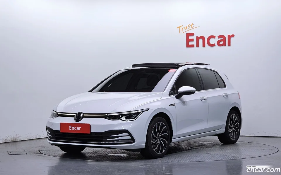 Volkswagen Golf 2.0 TDI 2023 — фото 1, купить с доставкой в Москву