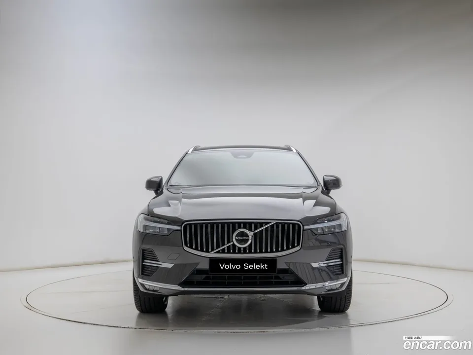 Volvo XC60 B5 2023 — thumbnail 3