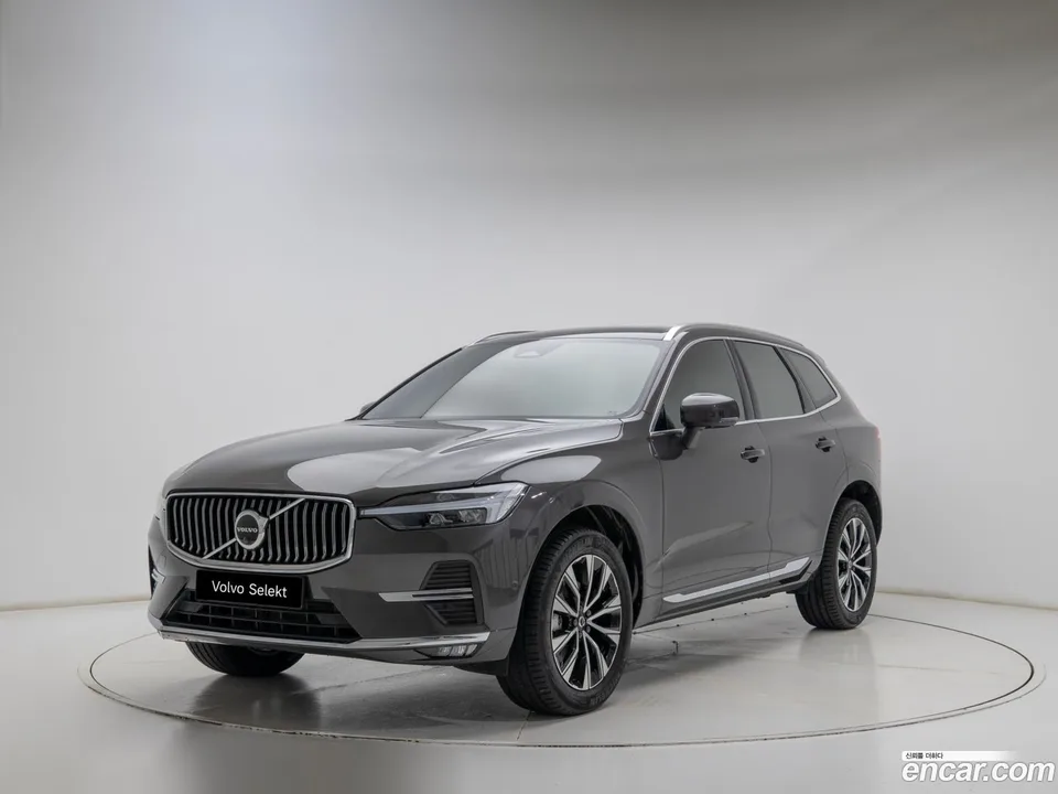 Volvo XC60 B5 2023 — photo 1, buy with delivery to Moscow