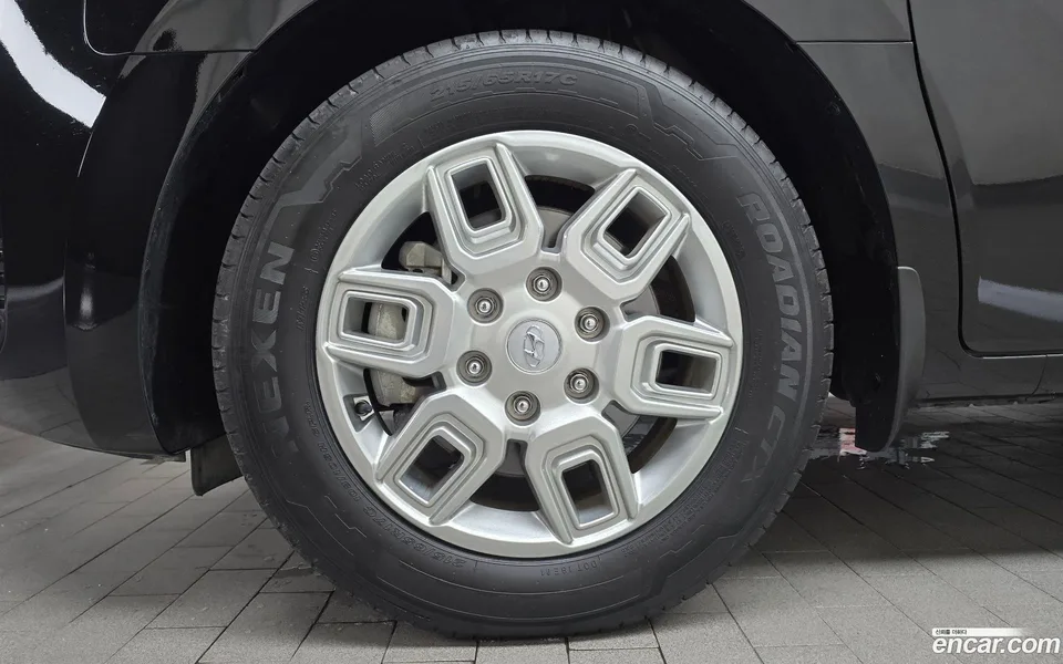 Hyundai Staria 3 2023 — thumbnail 2