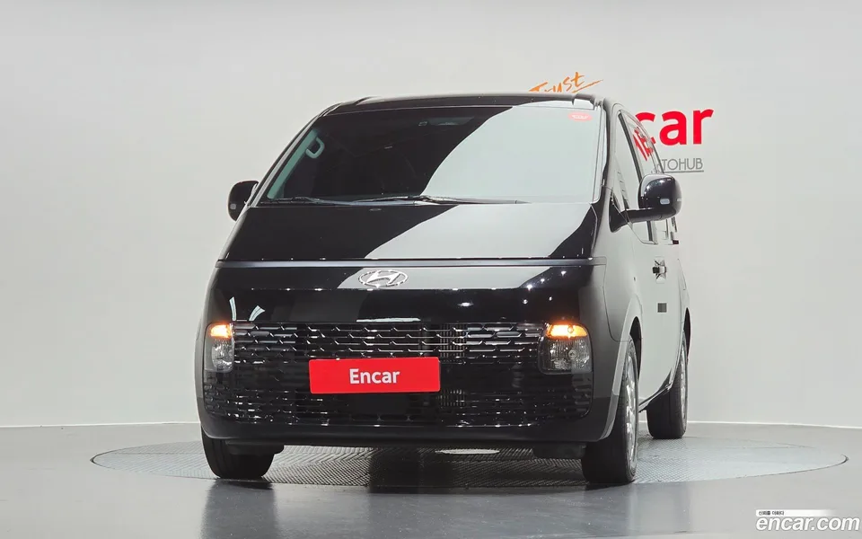 Hyundai Staria 3 2023 — thumbnail 3