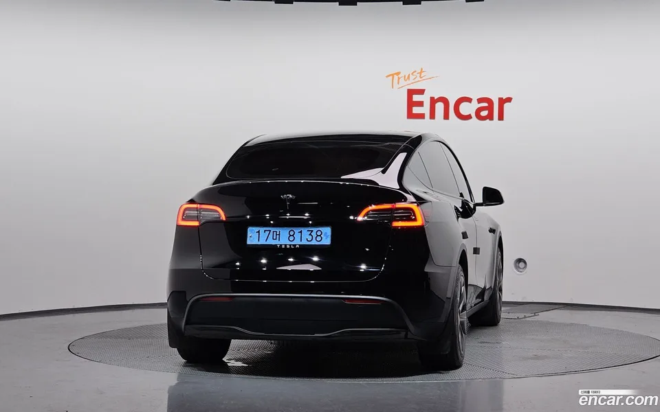 Tesla Model Y RWD 2024 — thumbnail 4