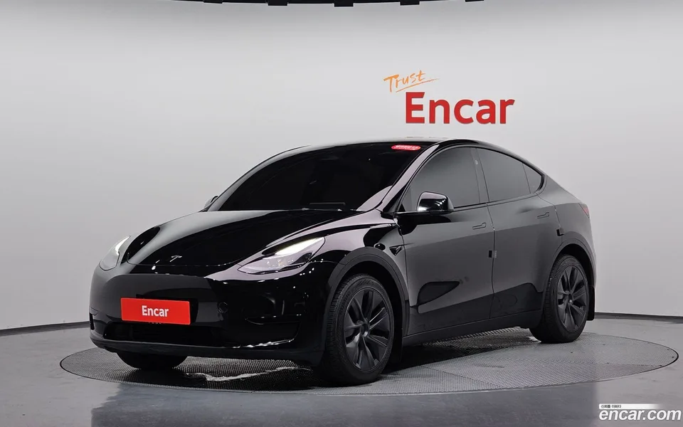 Tesla Model Y RWD 2024 — photo 1, buy with delivery to Moscow