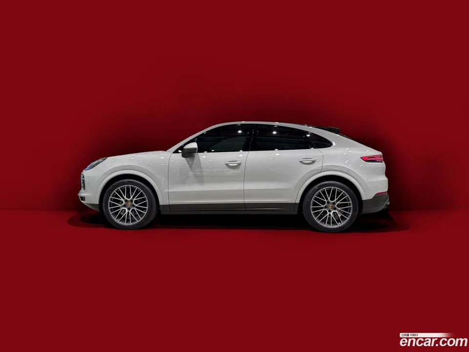 Porsche Cayenne 3.0 2022 — фото 1, купить с доставкой в Москву
