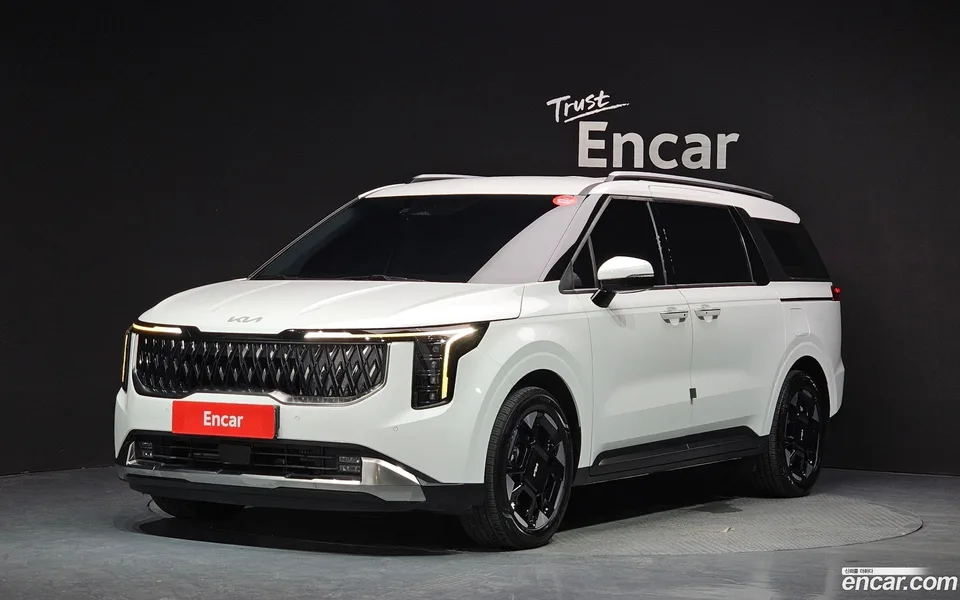 Kia Carnival HEV 9 2024 — photo 1, buy with delivery to Moscow