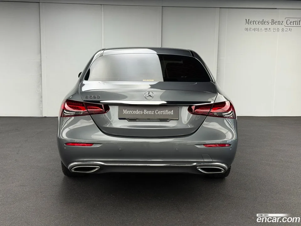 Mercedes-Benz E-Class E250 2022 — thumbnail 4