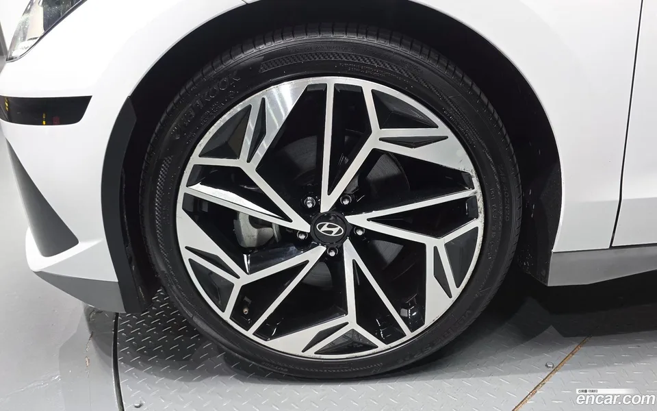 Hyundai Ioniq 6 2022 — thumbnail 2