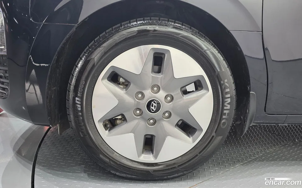 Hyundai Staria 4WD 11 2023 — thumbnail 5