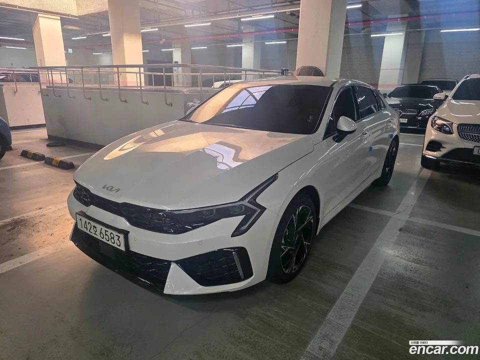 Kia K5 2.0 2026 — photo 1, buy with delivery to Moscow