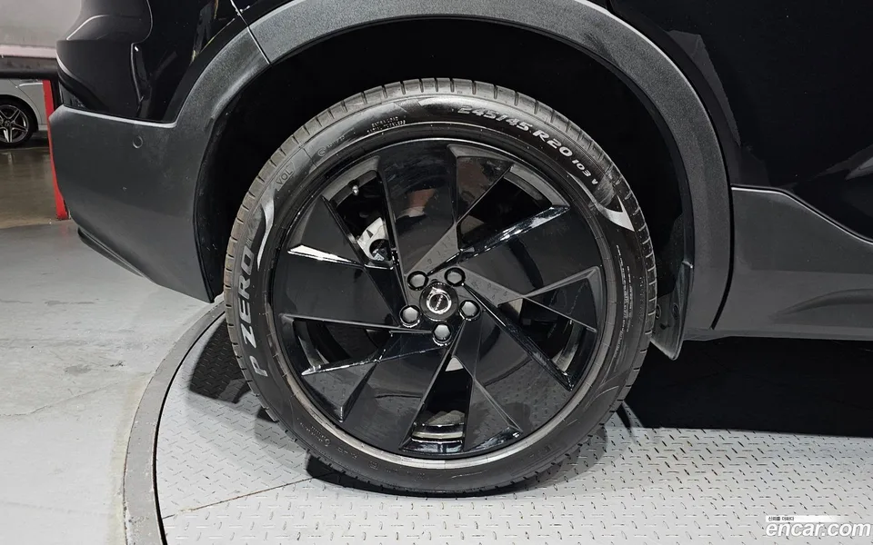 Volvo XC40 B4 2024 — thumbnail 2