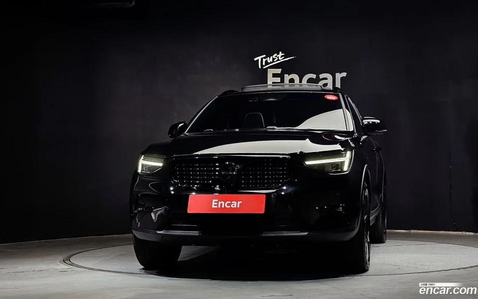 Volvo XC40 B4 2024 — thumbnail 3