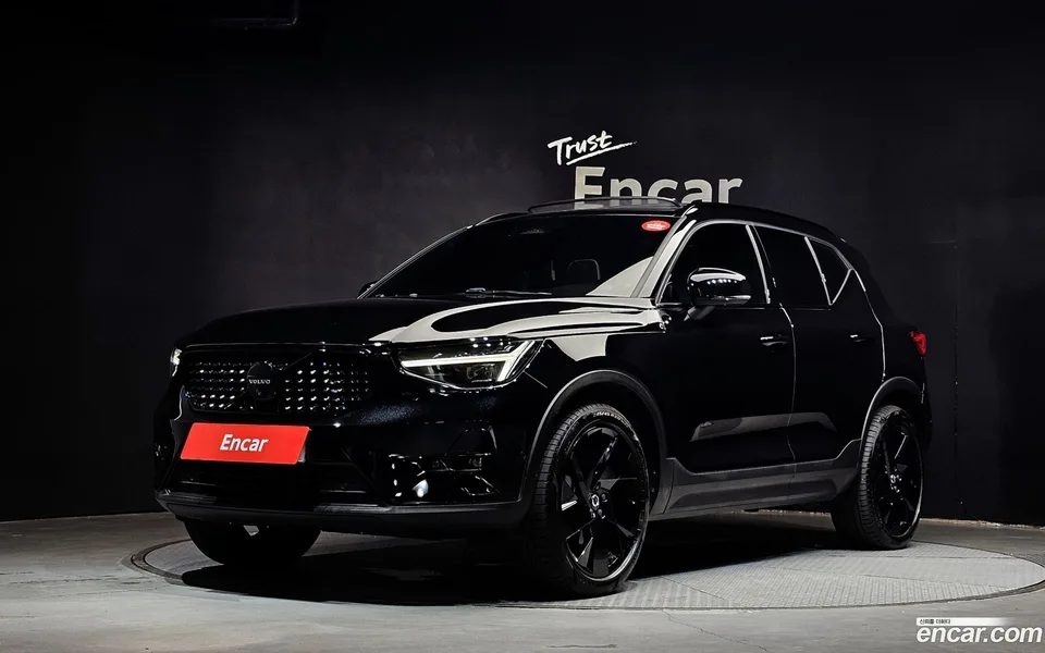 Volvo XC40 B4 2024 — photo 1, buy with delivery to Moscow