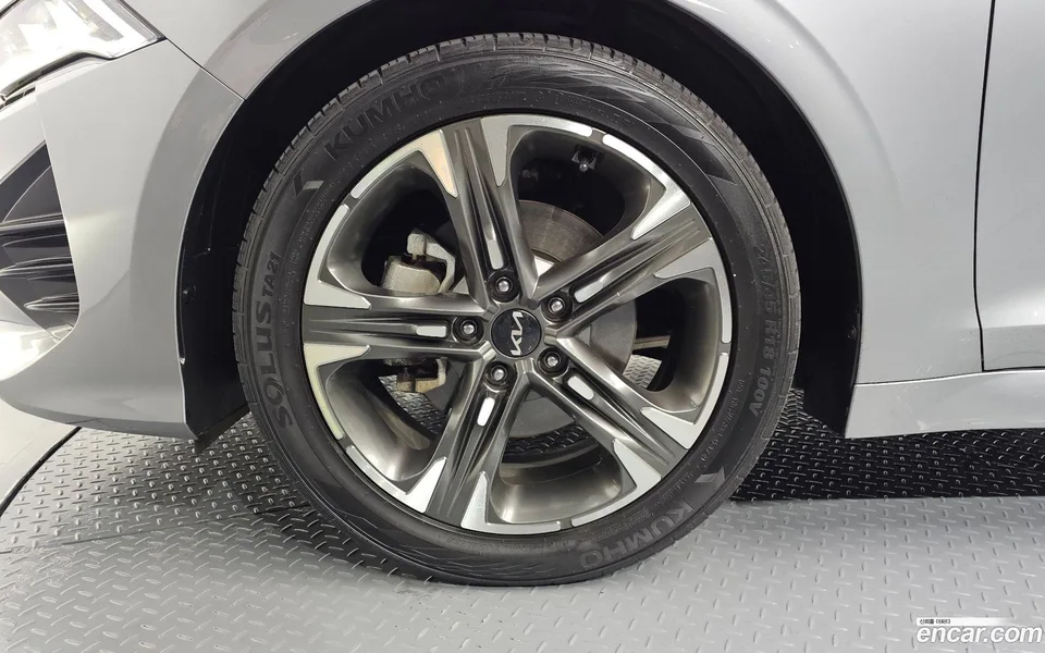 Kia K5 2.0 2023 — thumbnail 2