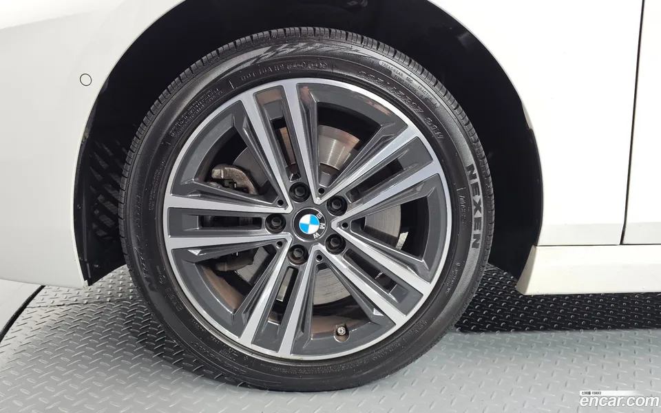 BMW 2 Series Gran Coupe 220i 2022 — thumbnail 5