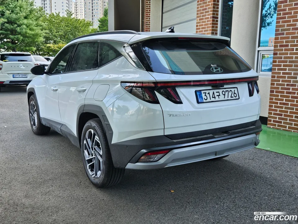 Hyundai Tucson NX4 1.6 2WD 2026 — thumbnail 2
