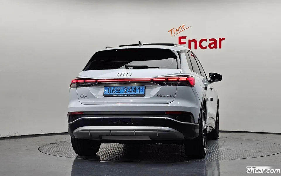 Audi Q4 e-tron 40 2023 — миниатюра 4