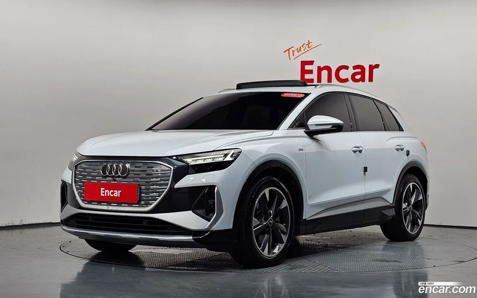Audi Q4 e-tron 40 2023 — photo 1, buy with delivery to Moscow
