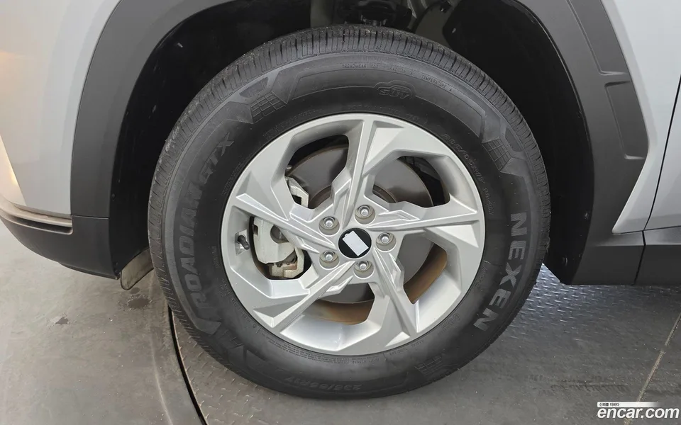 Hyundai Tucson 2.0 2WD 2023 — thumbnail 5