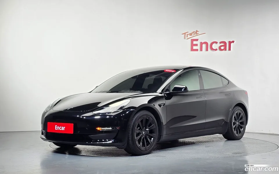 Tesla Model 3 AWD 2022 — photo 1, buy with delivery to Moscow