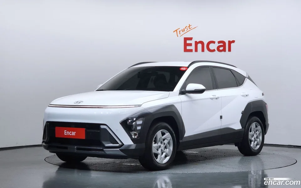Hyundai Kona Hybrid 2023 — photo 1, buy with delivery to Moscow