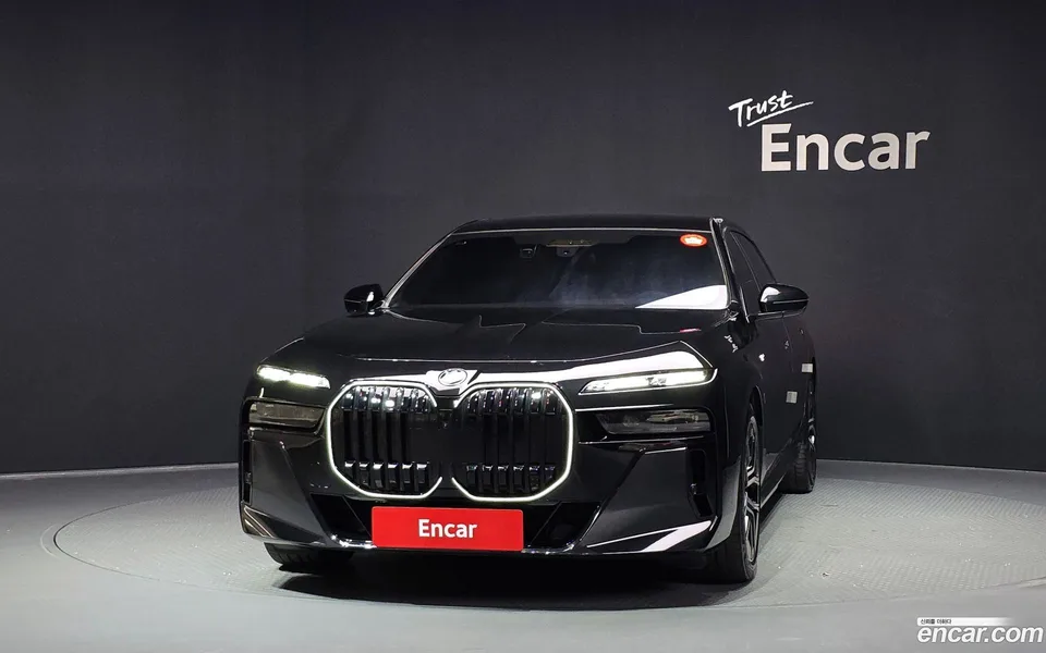 BMW 7 Series 740d xDrive M 2024 — thumbnail 3