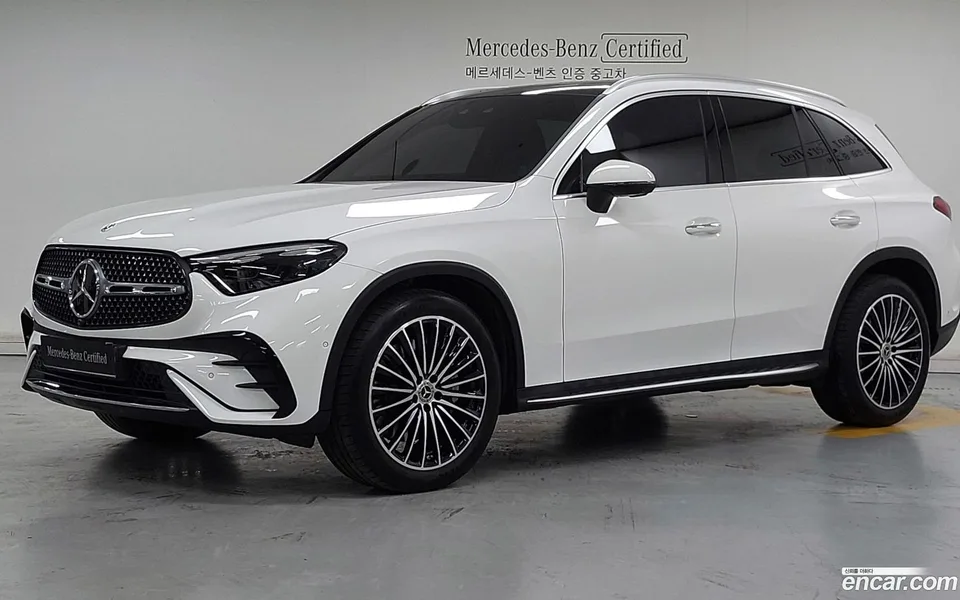 Mercedes-Benz GLC-Class GLC300 4MATIC AMG Line 2024 — photo 1, buy with delivery to Moscow
